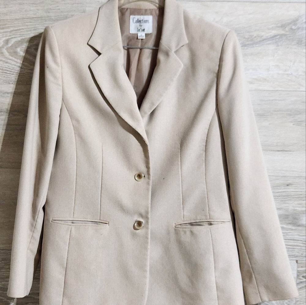 2-Piece Business Suit Classic Beige Women's Blazer w/Matching Slacks